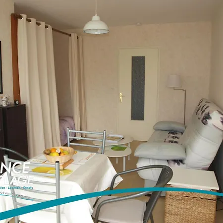 Apartamento Studio, Proche Et Commerces, Balcon Ferme, Quartier Calme, Parking Prive - Fr-1-323-422